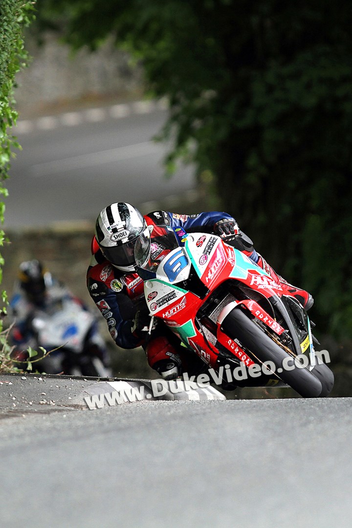 Michael Dunlop followed by Guy Martin at Greeba, TT 2014 - click to enlarge