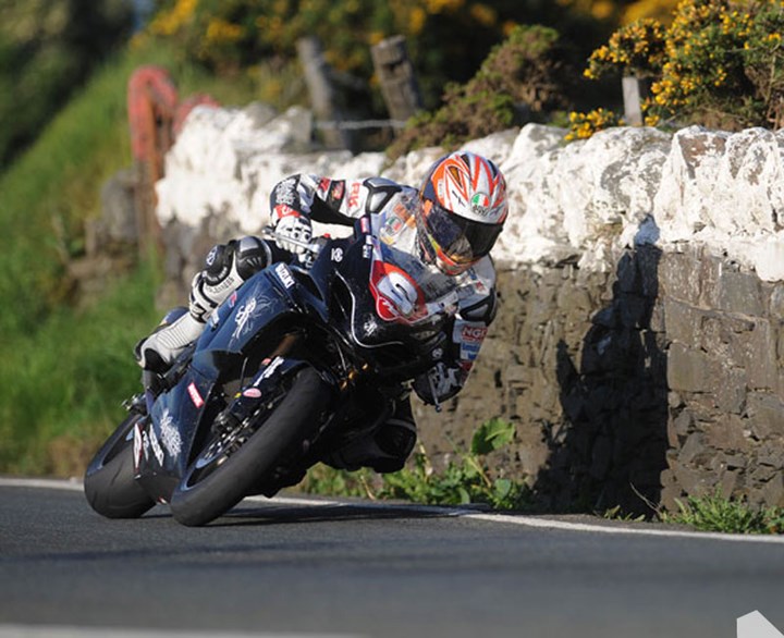 Cameron Donald Tower Bends Superstock Practice TT 2009  - click to enlarge