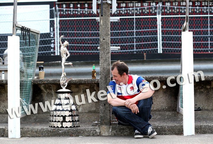 John McGuinness Pit Lane Senior Trophy TT 2015 - click to enlarge